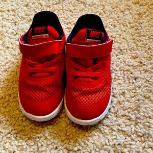 Res Nike Velcro Sneakers